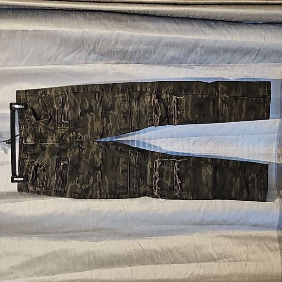 Waimea Camo Jeans - Picture 1 of 14